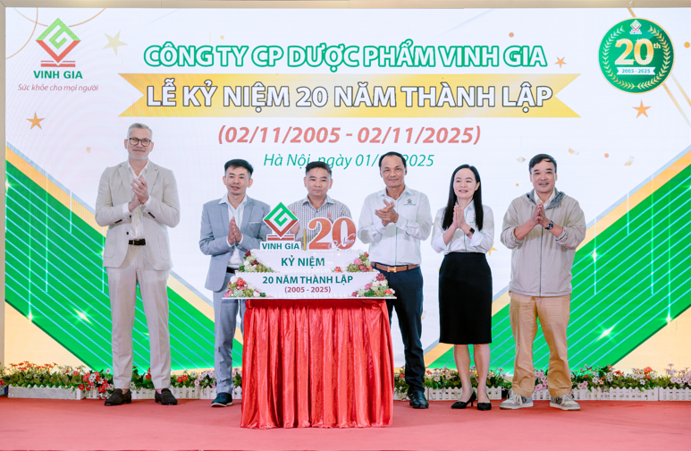 LỄ KỶ NIỆM 20 NĂM THÀNH LẬP DƯỢC PHẨM VINH GIA
